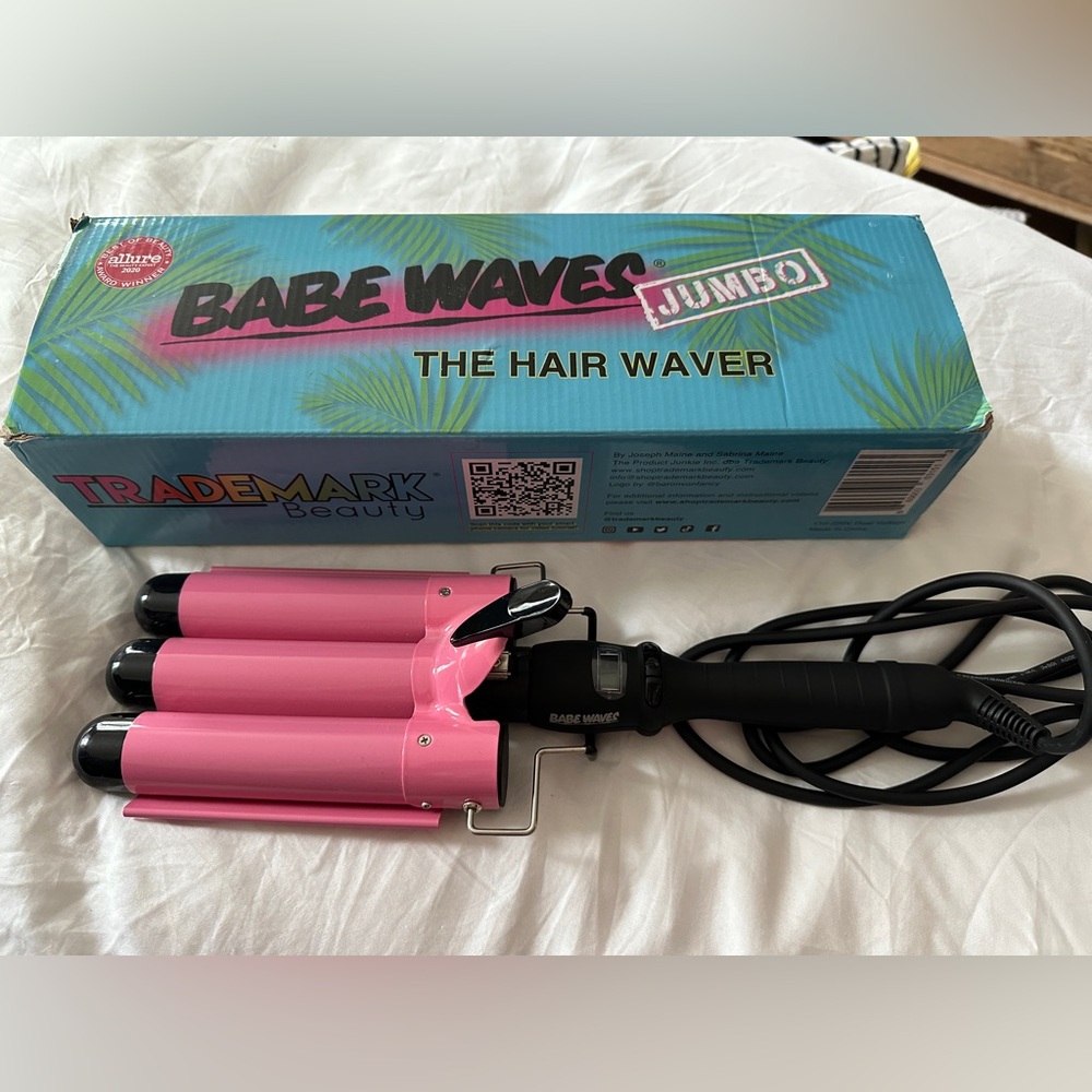 NIB Trademark Beauty Babe Waves Jumbo Hair Waver